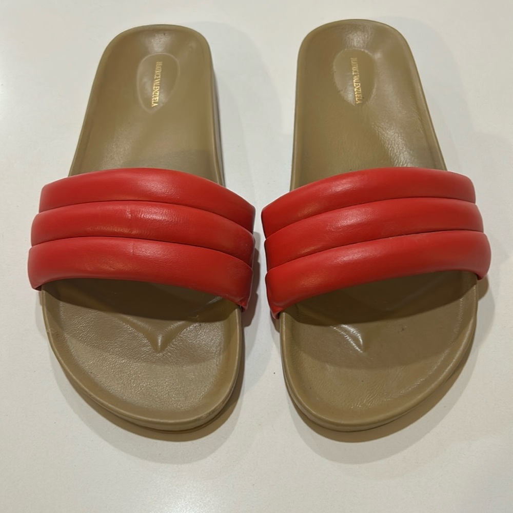 Beatrice Valenzuela Sandalias- Lipstick- W9